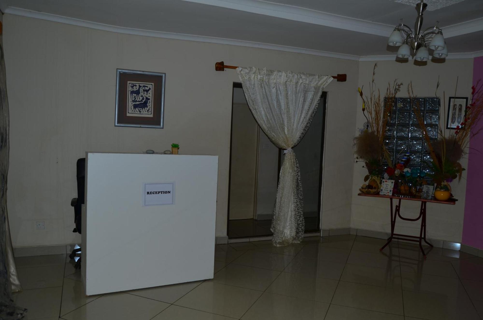 Chobe Kulotu Guest House Kasane Exterior foto